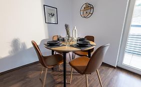 Pitlane-Apartment